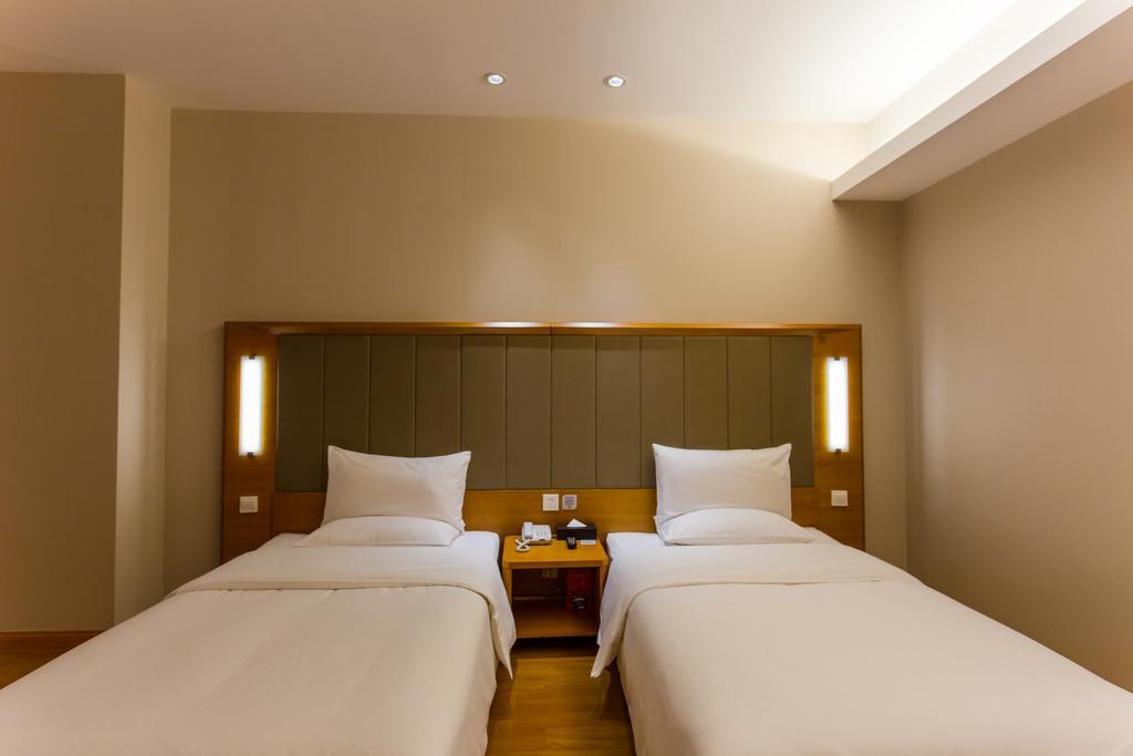 Ji Hotel Wuhan Guanggu Plaza الغرفة الصورة