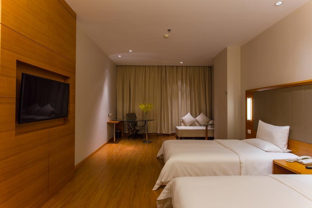 Ji Hotel Wuhan Guanggu Plaza الغرفة الصورة