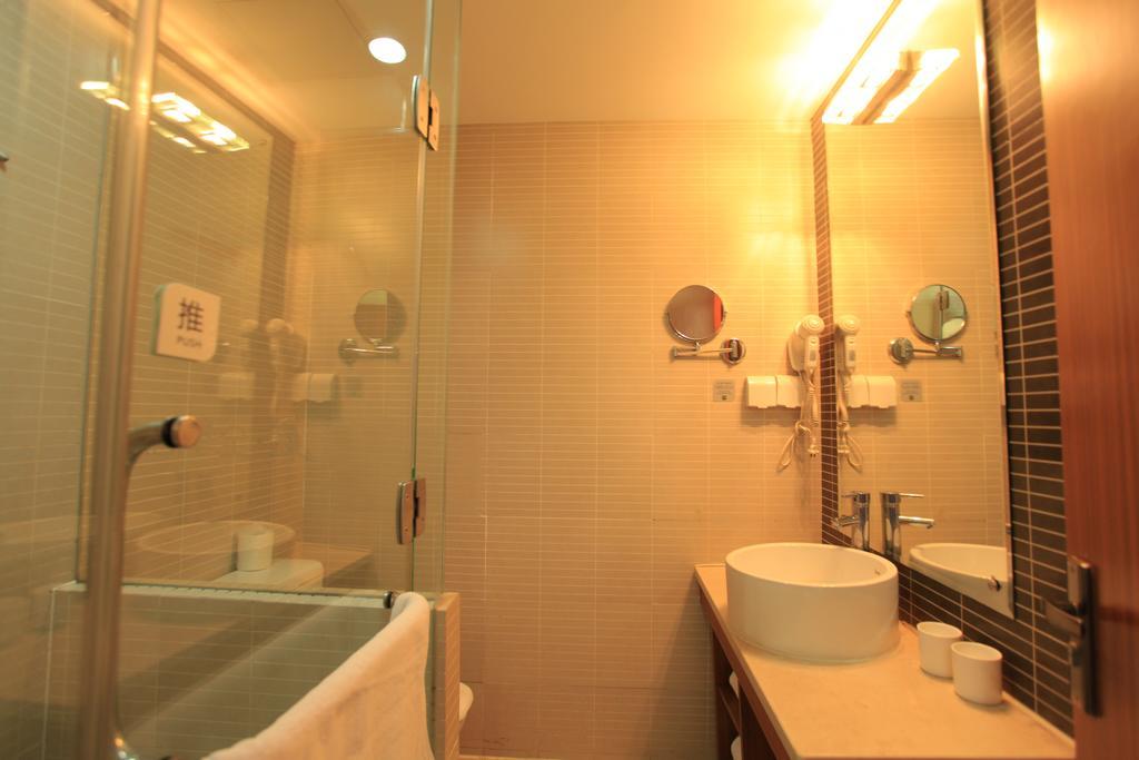 Ji Hotel Wuhan Guanggu Plaza الغرفة الصورة