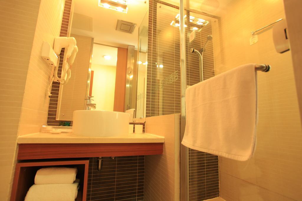 Ji Hotel Wuhan Guanggu Plaza الغرفة الصورة