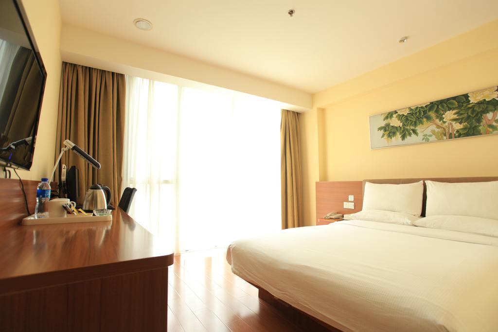 Ji Hotel Wuhan Guanggu Plaza المظهر الخارجي الصورة